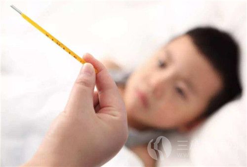 小孩反複發燒是為什麼.jpg