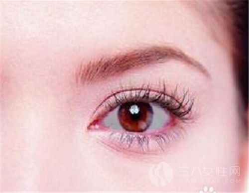 如何预防眼睛出现红血丝
