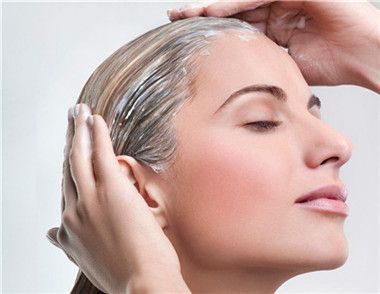 护发素和发膜的区别是什么 护发素可以去头皮屑吗