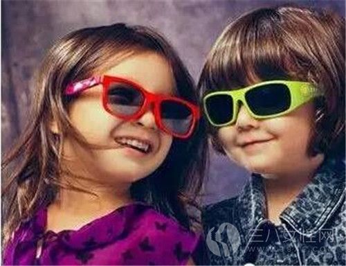 儿童多大能戴太阳镜.jpg