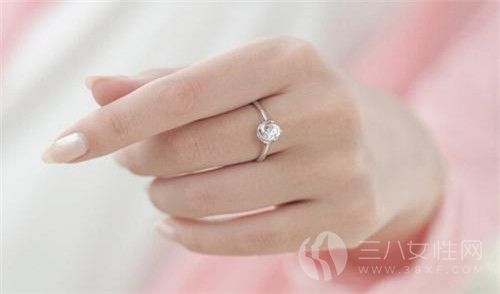 结婚戒指为什么要戴在左手1.jpg