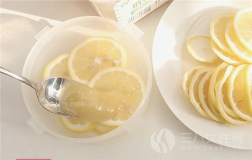柠檬蜂蜜水的具体制作步骤四.png