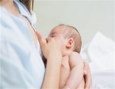 母乳喂养对宝宝有什么好处 母乳喂养要注意些什么