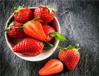 草莓的營養價值有哪些 草莓要如何挑選