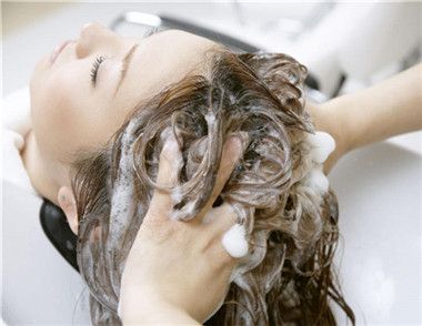 洗头发掉头发正常吗 洗头发掉头发怎么办