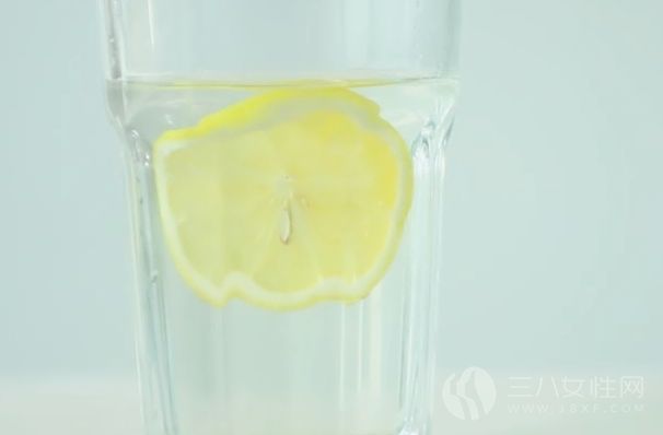 蜂蜜柠檬水的具体制作步骤七.png