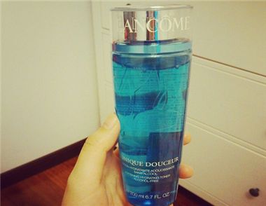 蘭蔻藍水怎麼用 蘭蔻藍水搭配什麼用效果好