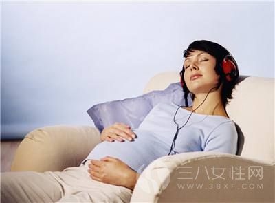 孕妇听音乐.jpg