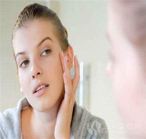 面部脂溢性皮炎的引发原因 面部脂溢性皮炎如何治疗.jpg