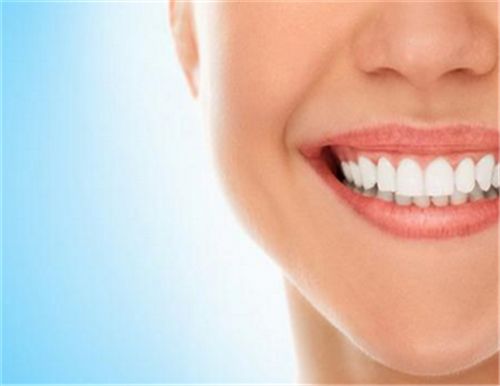 牙齿发黄是什么原因 满口黄牙的由来