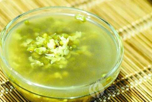 綠豆湯和西瓜可以同時吃嗎.jpg