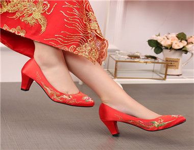婚鞋一定要红色的吗 婚鞋只能穿一次吗