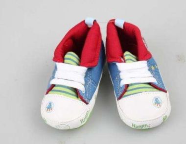 寶寶學步鞋怎麼挑選 學步鞋的挑選技巧
