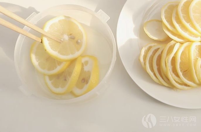 柠檬蜂蜜水的具体步骤四.png