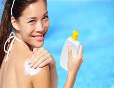 用防晒霜过敏怎么办 哪些防晒霜敏感肌也能使用