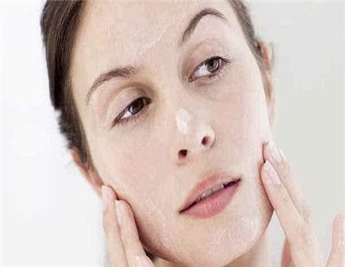 夏季油性肌膚可以多洗臉嗎 油性肌膚如何正確的洗臉