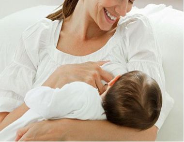 母乳喂养对妈妈有什么好处 母乳喂养要注意什么