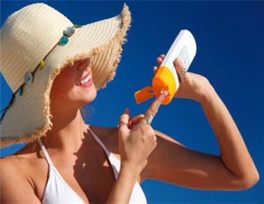 防晒霜一次使用多少 防晒霜防晒指数和用量哪个重要