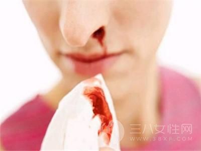 为什么会流鼻血 流鼻血怎么做紧急措施.jpg