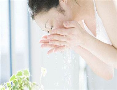 浴鹽可以洗臉嗎 怎麼用浴鹽洗臉