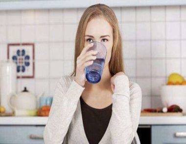 经期多喝水可以减肥吗 经期减肥怎么喝水比较好