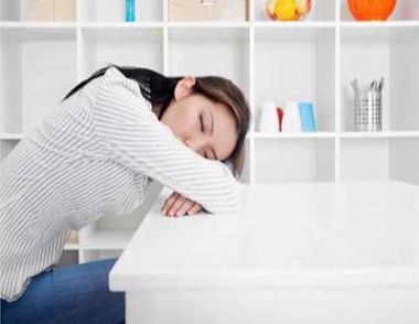 夏天犯困是什么原因 夏天犯困怎么办