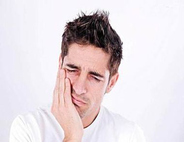 牙齦酸痛是什麼原因 牙齦酸痛怎麼辦
