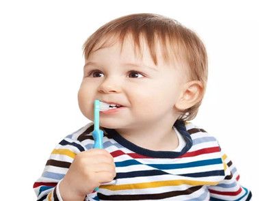 宝宝什么时候开始刷牙比较好 宝宝应该怎么刷牙