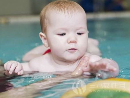 婴儿游泳的好处有哪些