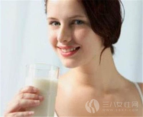 喝牛奶对女性有哪些好处 女性什么时候喝牛奶好1.jpg