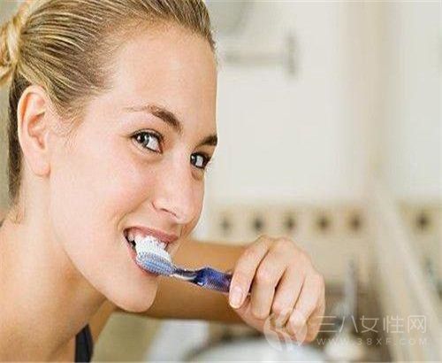 刷牙牙龈出血是为什么 刷牙牙龈出血怎么办2.jpg