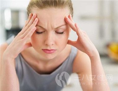 女性头痛是怎么回事 女性头痛喝什么可以缓解.jpg