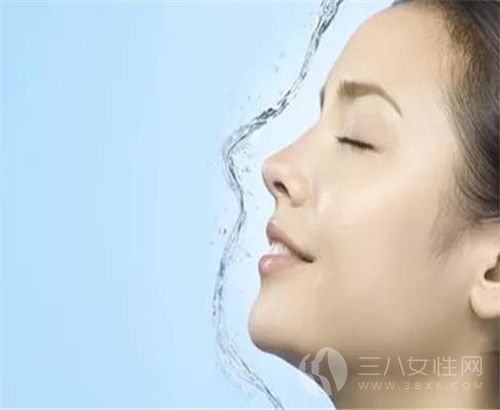 皮肤缺水有什么表现 皮肤缺水是怎么引起的2.jpg