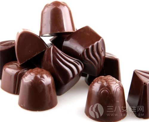 经期能吃巧克力嘛 经期吃巧克力能缓解疼痛吗.jpg