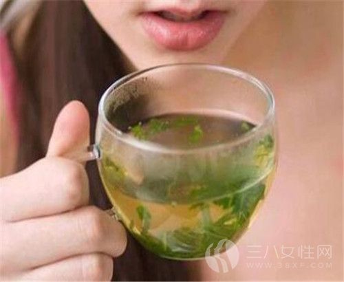 夏季喝绿茶的好处 夏季喝茶的禁忌事项1.jpg