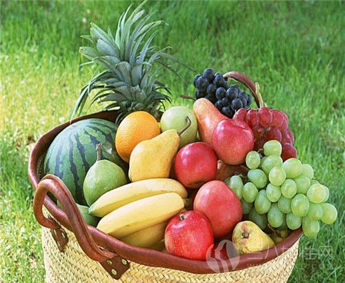 坐月子吃什么水果好 教你坐月子合理吃水果1.jpg
