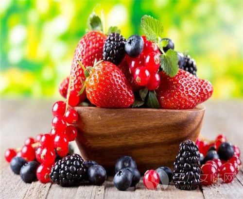 坐月子可以吃什麼水果 學會這些健康吃水果1.jpg