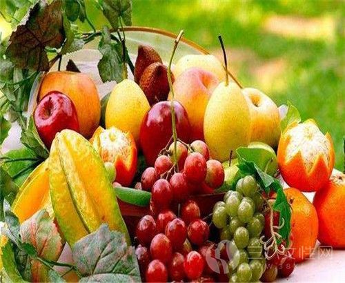 坐月子可以吃什么水果 学会这些健康吃水果.jpg