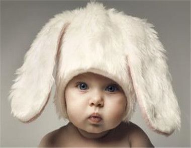 宝宝晚上睡觉带帽子好吗 挑选适合宝宝的帽子的方法