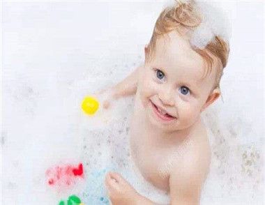 秋天新生兒怎麼洗澡 這幾點一定要注意