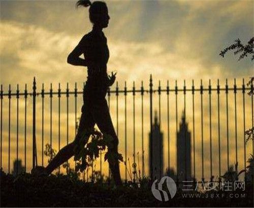 晚上跑步能減肥嗎 關於夜跑該知道的事1.jpg