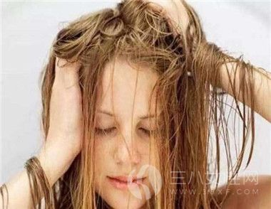 头发出油严重是怎么引起的 教你解决头油烦扰2.jpg
