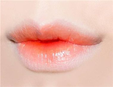 染唇液和唇釉的区别是什么 染唇液的那点事