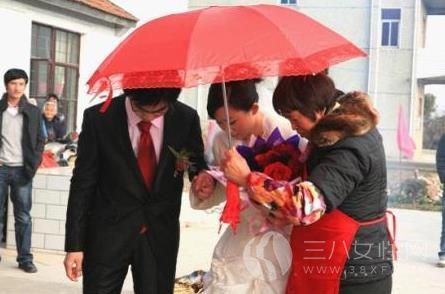 结婚为什么要打红伞 打红伞的一些事.jpg