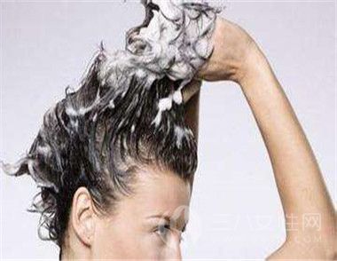 经期什么时候洗头发比较好.jpg