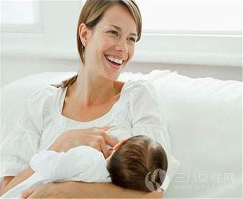 母乳喂养的正确步骤是怎样 这才是母乳喂养的打开方式1.jpg