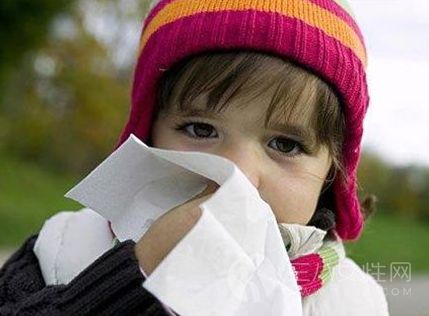 引发小儿鼻炎的原因是什么.png