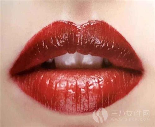 唇釉和口红的区别是什么 看完你就能弄懂了2.jpg