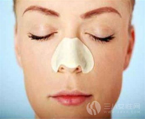 鼻贴的使用方法是怎样 撕鼻贴有讲究1.jpg