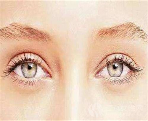 眼纹产生的原因是什么 自制去皱纹眼膜有哪些.jpg